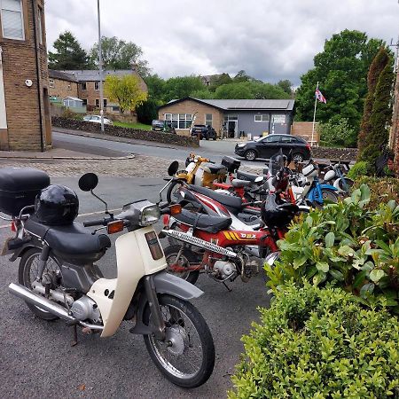 Отель Trawden Arms Community Owned Pub Winewall Экстерьер фото