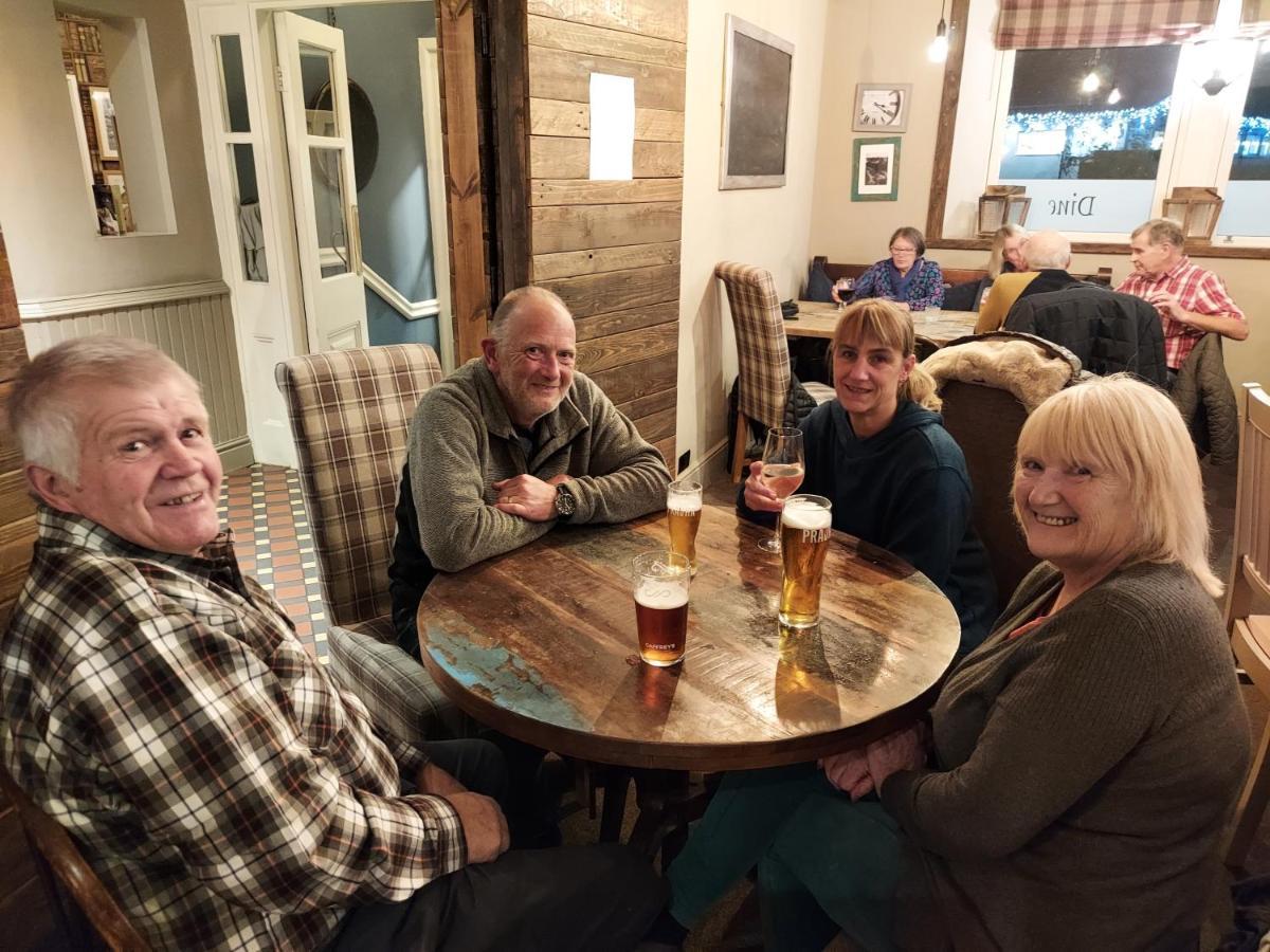 Отель Trawden Arms Community Owned Pub Winewall Экстерьер фото