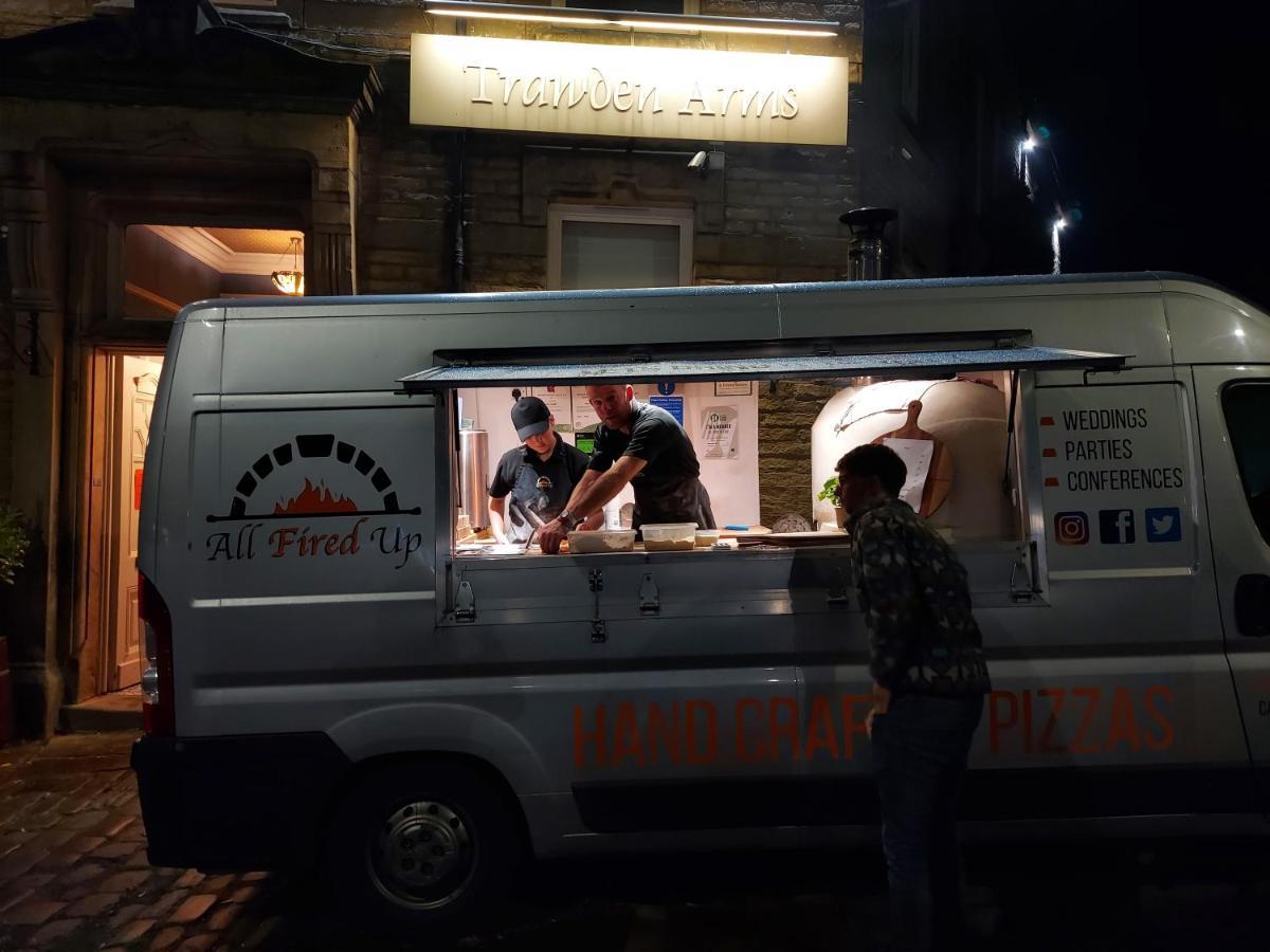 Отель Trawden Arms Community Owned Pub Winewall Экстерьер фото