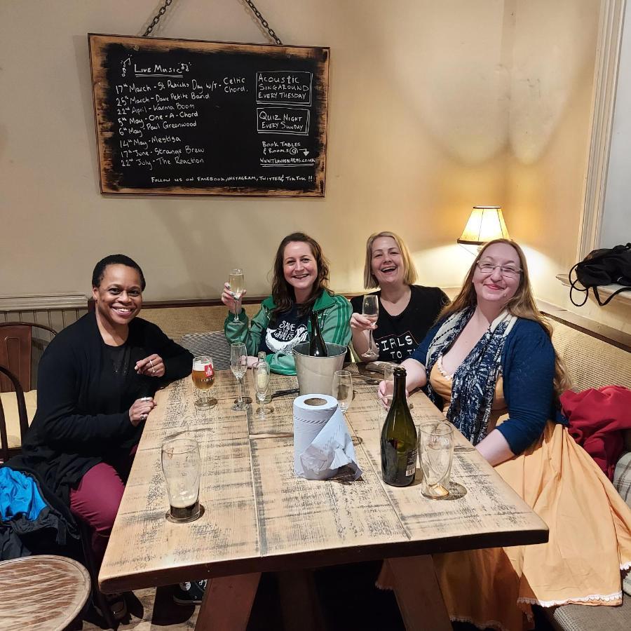Отель Trawden Arms Community Owned Pub Winewall Экстерьер фото